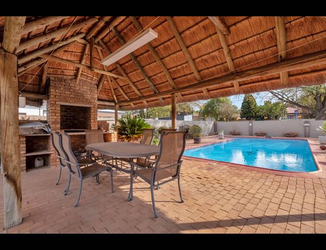 4 BEDROOM HOUSE FOR SALE IN GREENSIDE